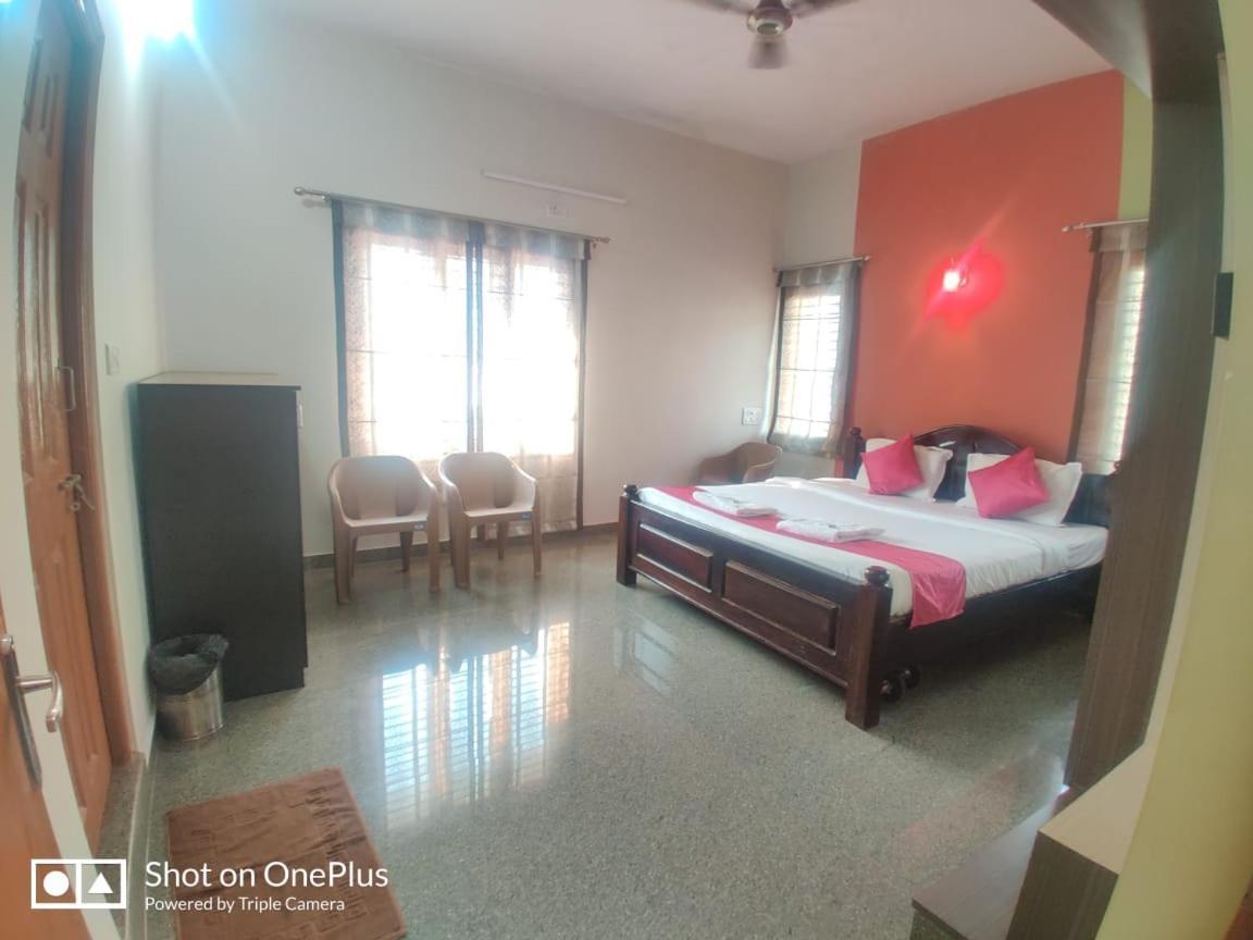 Nandan Home Stay Мисор Екстериор снимка
